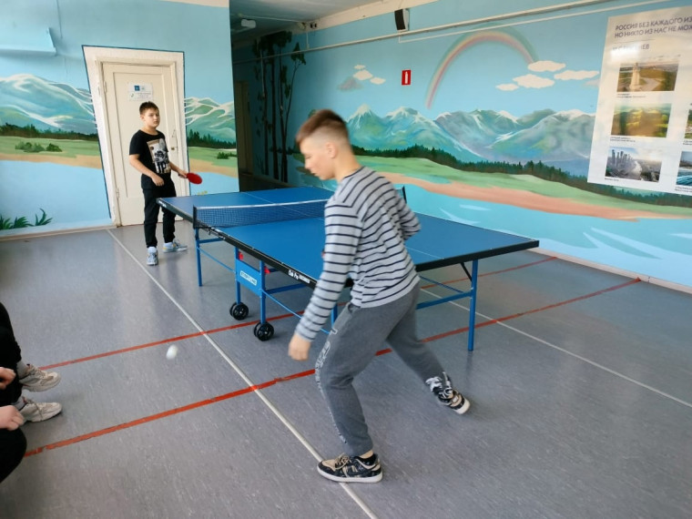 Школьный турнир по настольному теннису между учащимися 5 - 11 классов.